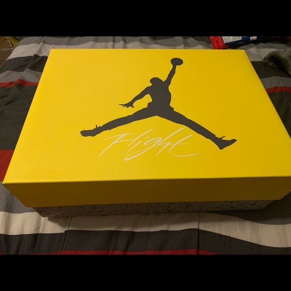 Jordan 4 Tour Yellow DS - Picture 4 of 5